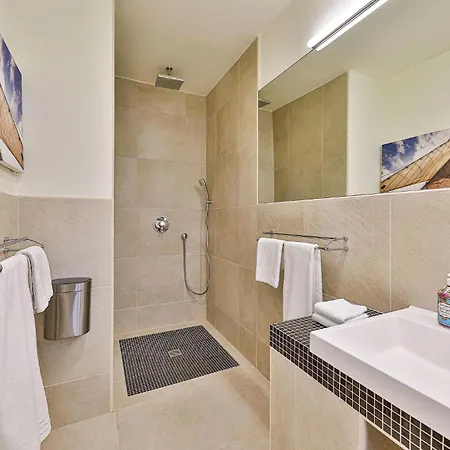 Holiday home Stunning In With House Sea View
