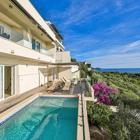 Stunning In With House Sea View Holiday home