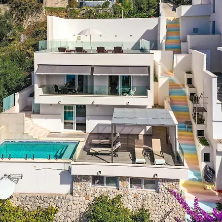 Stunning In With House Sea View Holiday home
