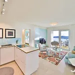 Beach Front Home In Orasac 奥拉萨奇
