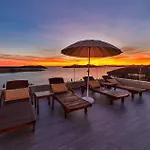 度假居 Beach Front Home In Orasac 奥拉萨奇