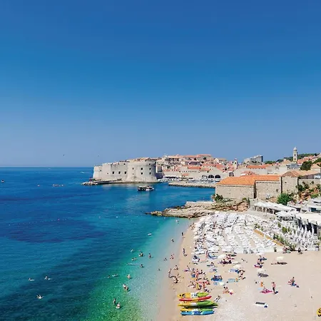 2 Bedroom Cozy In Casa vacanze Orasac