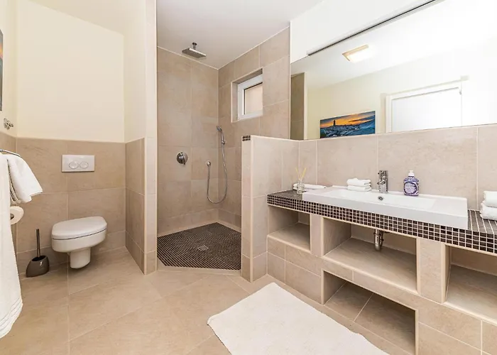 2 Bedroom Cozy In 度假居