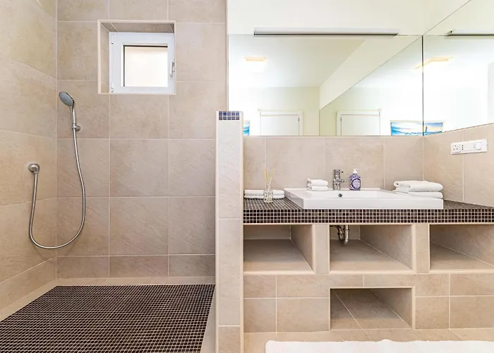 2 Bedroom Cozy In Orasac