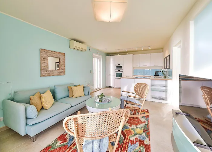 度假居 2 Bedroom Cozy In *